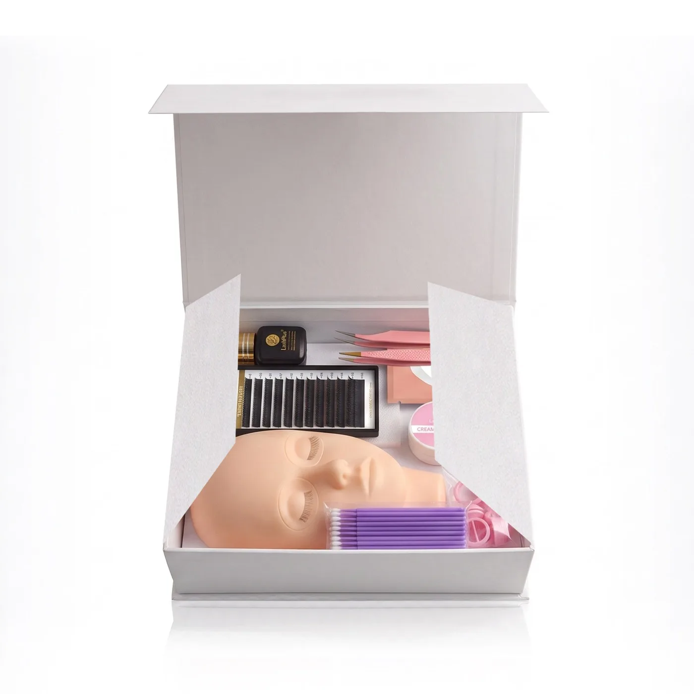 Kit iniciante LashPlus de extensão de cílios com marca própria — caixa magnética com cabeça de treino, pinças, cartela de cílios, cola, removedor, anel de cola, pads e microescovas